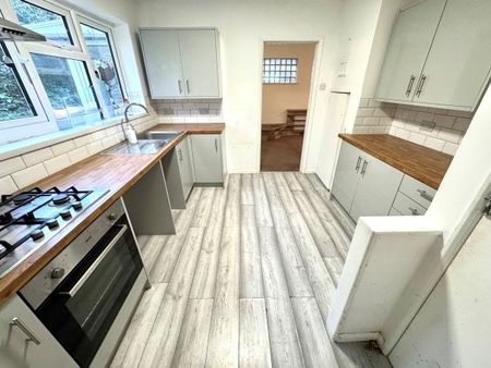 River Walk, Southampton - Photo 3