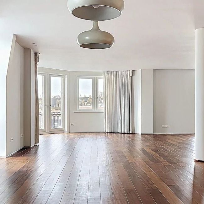 Penthouse te huur in Etterbeek voor € 7.200 met 4 slaapkamers - Photo 1