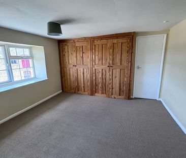 A beautifully refurbished three-bedroom cottage offering well-prese... - Photo 3