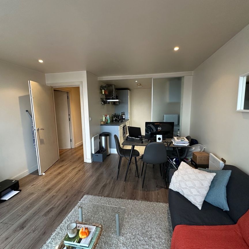 2 Bed Flat, Bacon Street, E2 - Photo 1