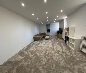 Location maison 6 pièces 351.81 m2 à Èvres - Photo 1