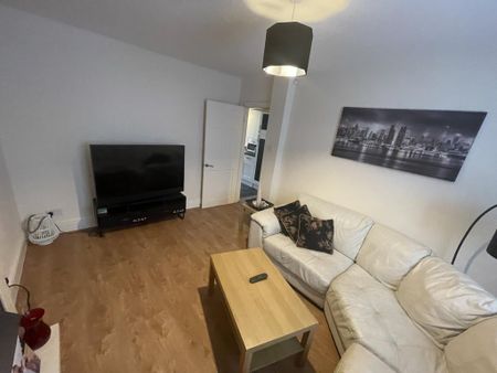 3 bedroom terraced house to rent - Photo 2