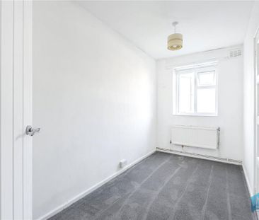 3 bedroom apartment to rent - Photo 4