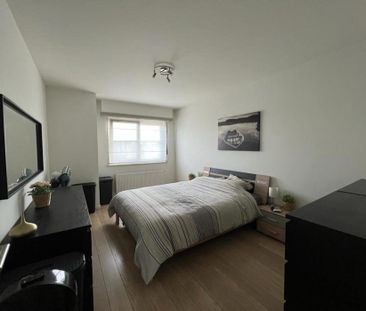 Appartement met 2 slaapkamers, terras en ondergrondse parkeerplaats - Photo 4