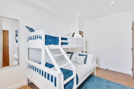 2 Bed Flat, Holcombe House High Street, BN2 - Photo 5