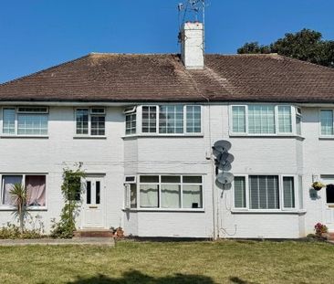 Shirley Close, Worthing, BN14 3 bedroom flat to rent - Photo 5