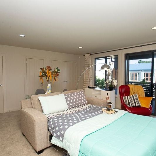 Residential property built in 2003 with 1 bedroom, - Photo 1