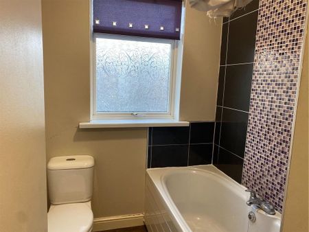 3 bedroom terraced house to rent - Photo 3