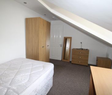 2 Bedroom | Flat 3, 9 North Road East, PL4 6AS - Photo 4