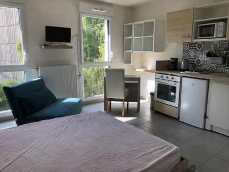 Location Appartement 1 pièce 24m² FONTAINEBLEAU 77300 - Photo 2