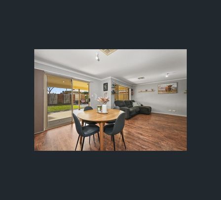32 Crabb Road, Smithfield Plains, SA 5114 - Photo 1