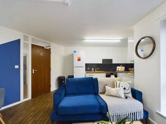 4 Bedroom House - Photo 1