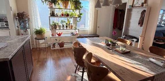 Disponible 1 avril. Duplex calme et serin rénové au goût du jour dans un secteur prisé de Saint-Hyacinthe. - Photo 2