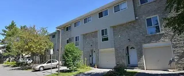 Creekside Townhomes | 570 Waverly Street N, Oshawa - Photo 1