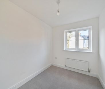 2 bedroom semi-detached house to rent - Photo 2