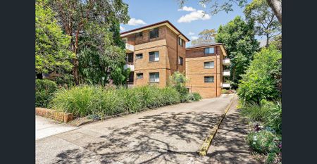 2 BEDROOM GEM IN THE HEART OF PARRAMATTA! GREAT VALUE! - Photo 3