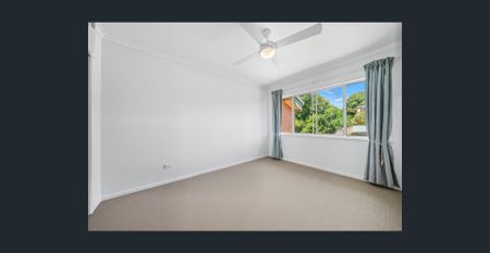 Perfectly Located Large Family Home - Photo 4