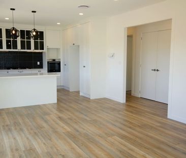 Silverdale, 31 Johns Creek Crescent - Photo 3