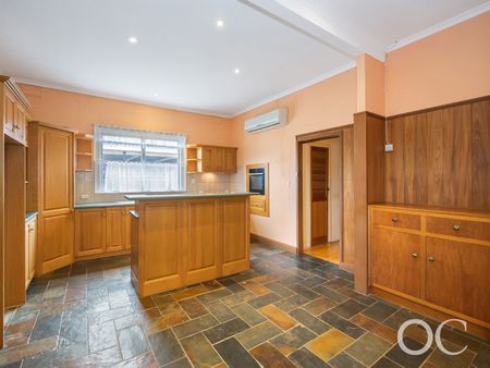 Open the Door to Comfort and Convenience - Photo 3