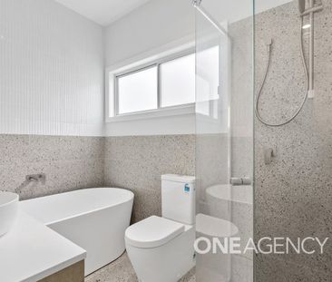 SPACIOUS FAMILY HOME IN A CONVENIENT ALBION PARK LOCATION - Photo 3