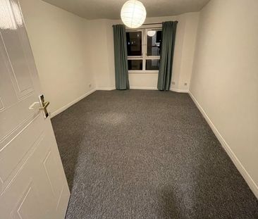 2 Bed Flat, Grovepark Street, G20 - Photo 2