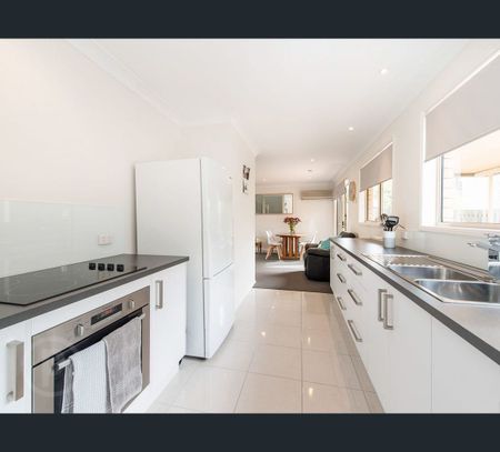 2/754 Wynnum Road, Morningside, Qld 4170 - Photo 3