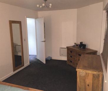 2 Bed Flat, The Chimes, S1 - Photo 5