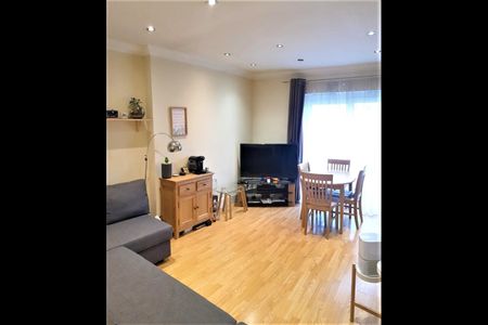 1 Bed Flat, Lavender Hill, SW11 - Photo 2