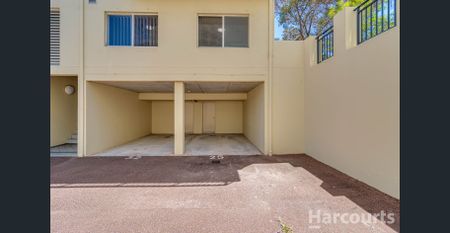 Modern Comfort, Low-Maintenance Living - Ground-Floor Gem in the Heart of Clarkson! - Photo 5