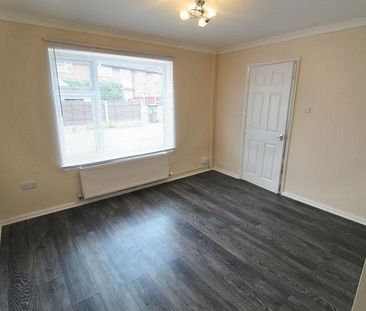 2 Bedroom Mews Available Arranging tenancy - Photo 3