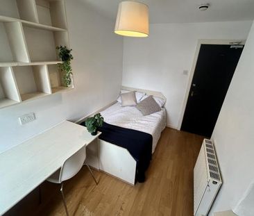 Headingley Avenue , - Photo 2