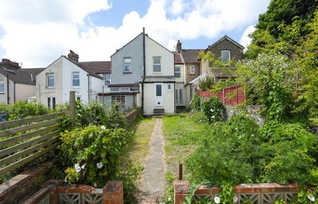 3 bedroom terraced house to rent - Photo 2