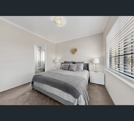140 Southern Cross Circle, Ocean Reef, WA 6027 - Photo 4