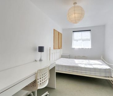 3 bedroom apartment to rent - Photo 3