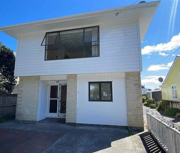 Convenintly-located house with central heating - Photo 4