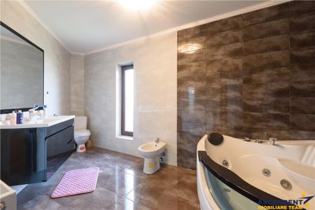 Vila eleganta, spatii generoase, conditii deosebite, Harman - Photo 4