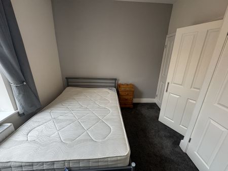 Rosebery Street, Leeman Road - P5007 - Photo 3