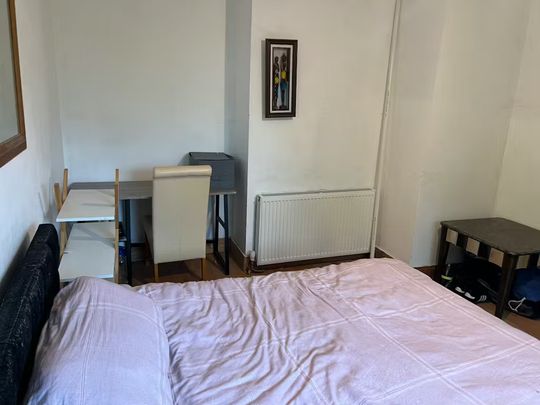 Killary Grove, Dublin - Photo 1