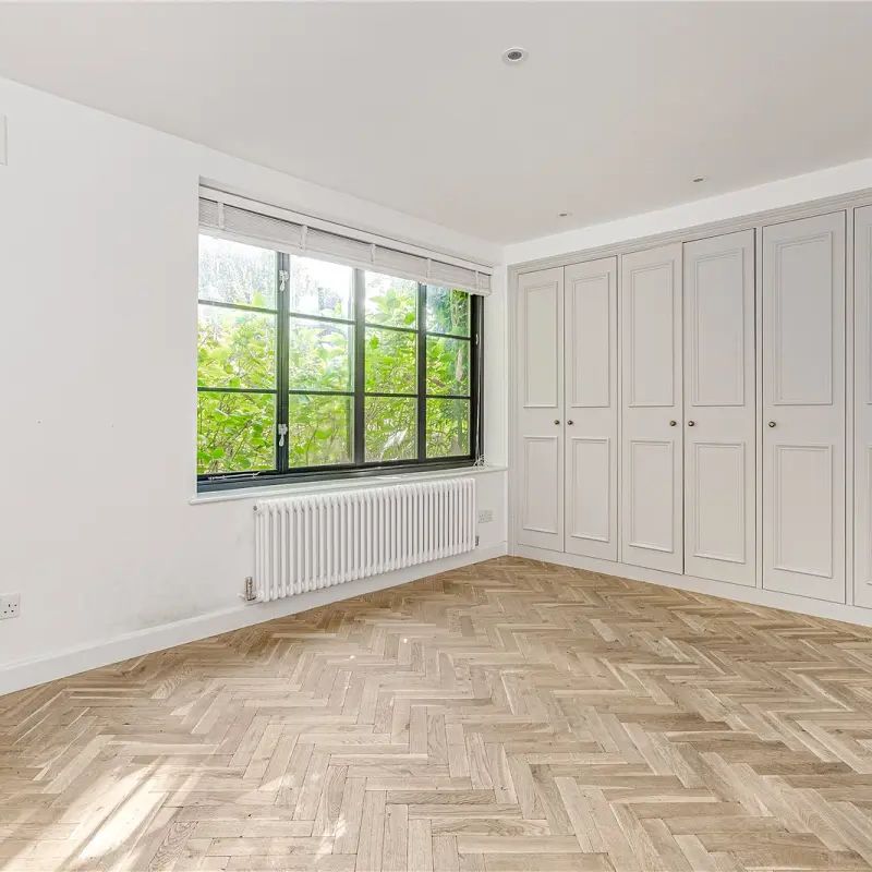 3 bedroom house in London - Photo 1