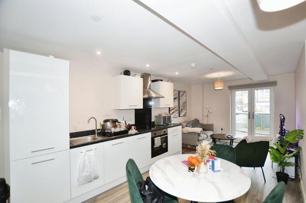 2 bedroom flat to rent - Photo 1
