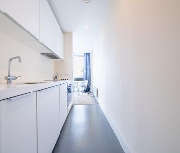 Studio to rent - Photo 1