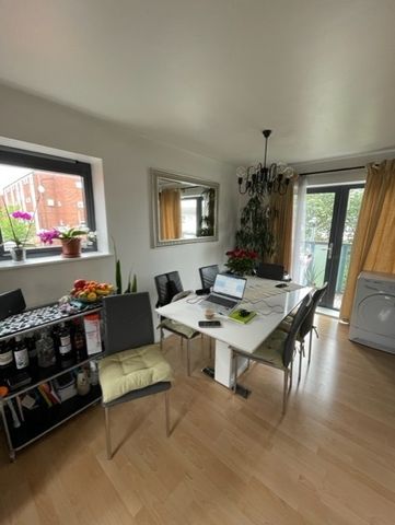 3 Bed Flat, Helene House, E16 - Photo 3