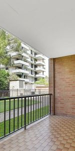 GREAT AND CONVENIENT LOCATION IN BRIGHTON LE SANDS - Photo 4