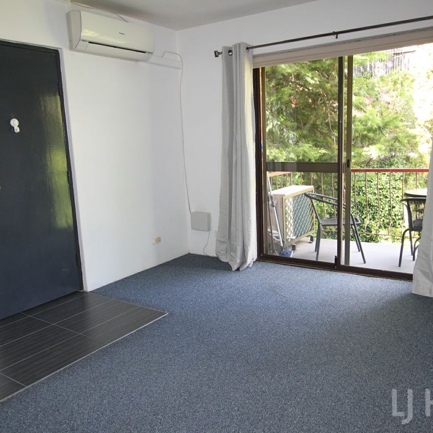 Modern 1 Bedroom Unit for 6-Month Lease - Photo 1