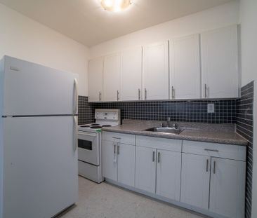 For Lease - 2369 Lake Shore Boulevard Unit# 111, Toronto, Ontario - Photo 2