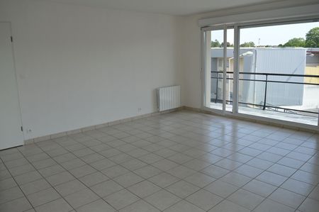 Location Appartement 3 pièces 79m² - Photo 2