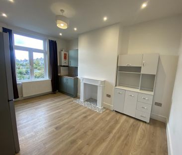 3 bedroom flat to rent - Photo 1