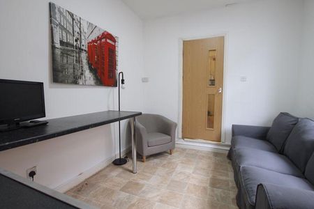 5 bedroom terraced house to rent - Photo 2