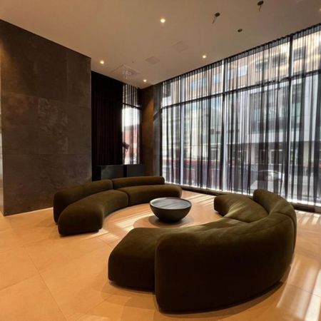 Condo moderne à louer – Vue exceptionnelle au cœur du centre-ville - Photo 3