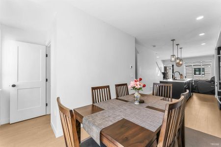 Rail District Townhome with Central A/C - Photo 4